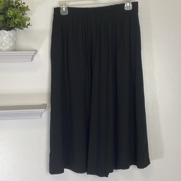 Black Designer Gauchos with Pockets - Picture 5 of 9